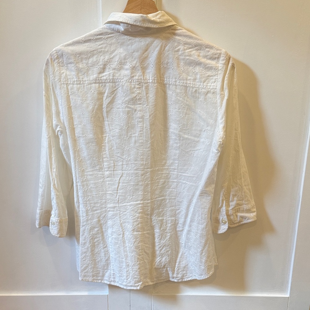 Elegant White Lace Button-Down Shirt for Women - Picture 3 of 3